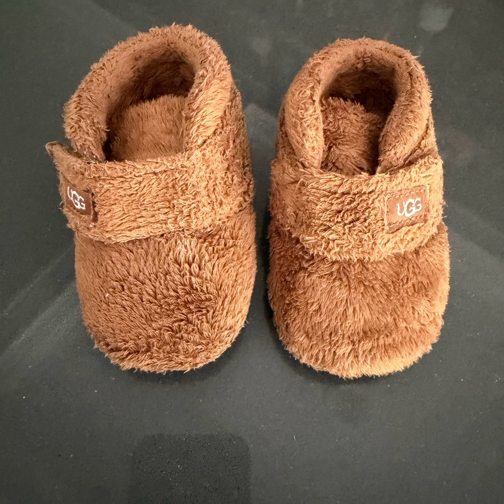 UGG Tan Fuzzy Kids Slippers